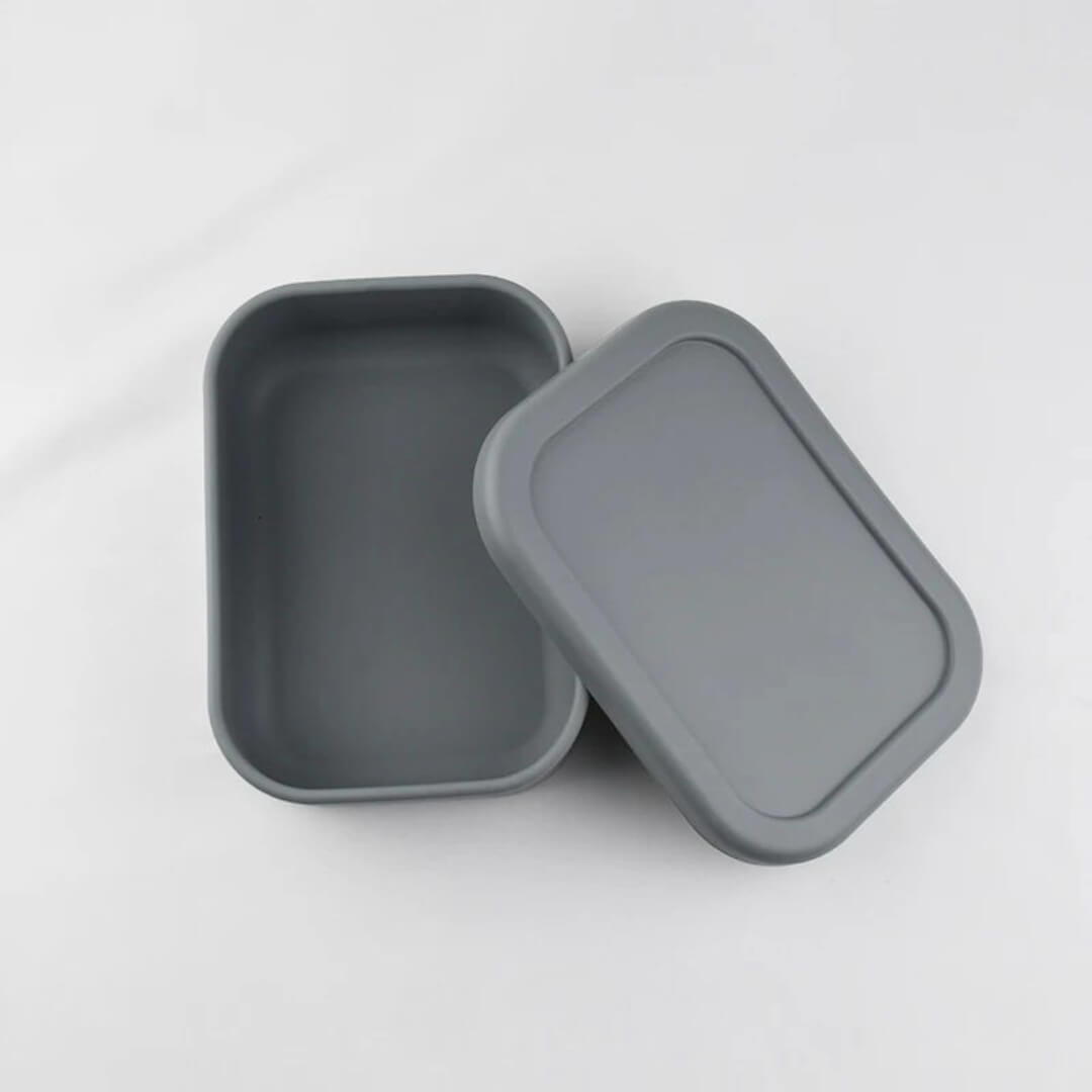 Light grey Silicone Bento Lunch Box with a neatly designed single compartment, highlighting its unbreakable, easy-to-clean structure and spill-proof cover, ideal for daily kid-friendly use.
